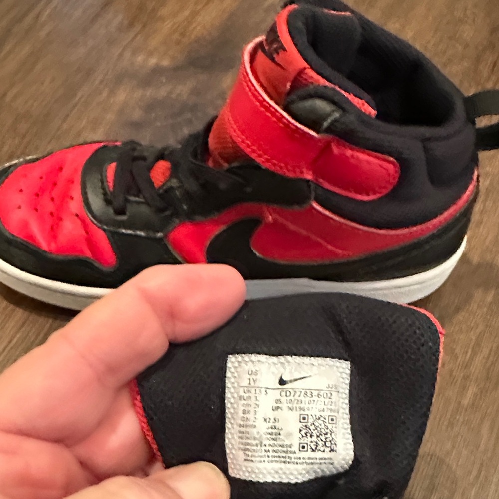 Nike Kids 1Y Red and Black Sneakers